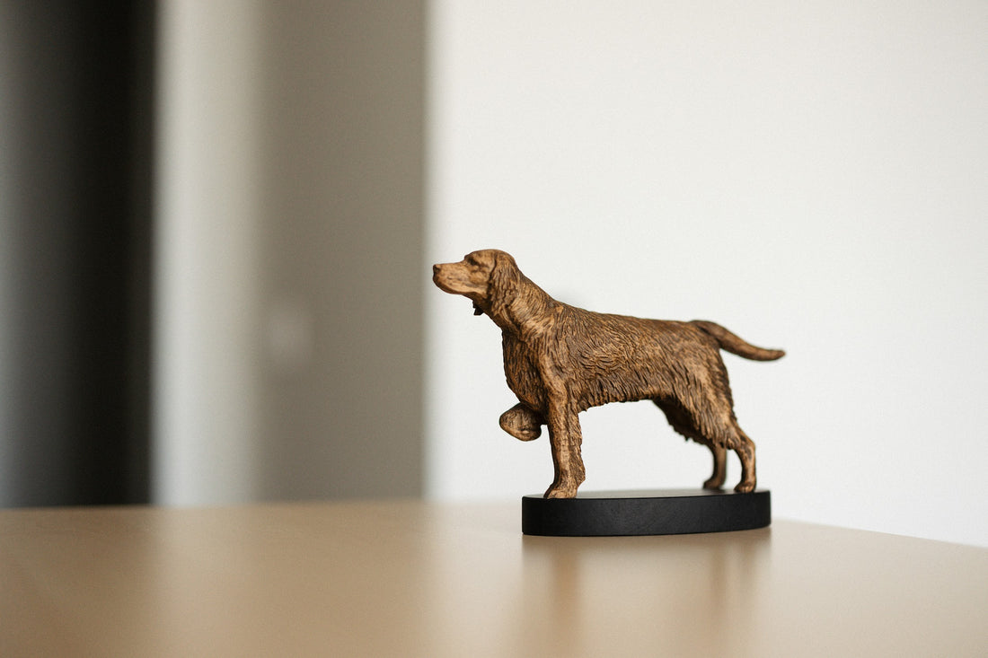 English Setter Wooden Figurine – Handcrafted Beechwood Dog Sculpture