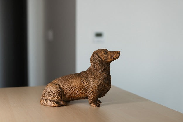 Long-Haired Dachshund Wooden Figurine – Handcrafted Beechwood Dog Sculpture