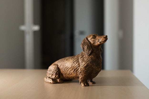 Long-Haired Dachshund Wooden Figurine – Handcrafted Beechwood Dog Sculpture