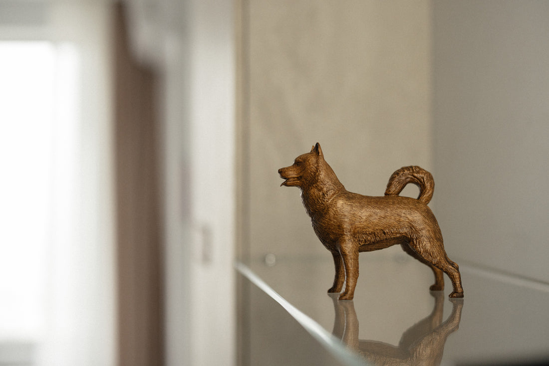 Husky Wooden Figurine – Handcrafted Beechwood Dog Sculpture
