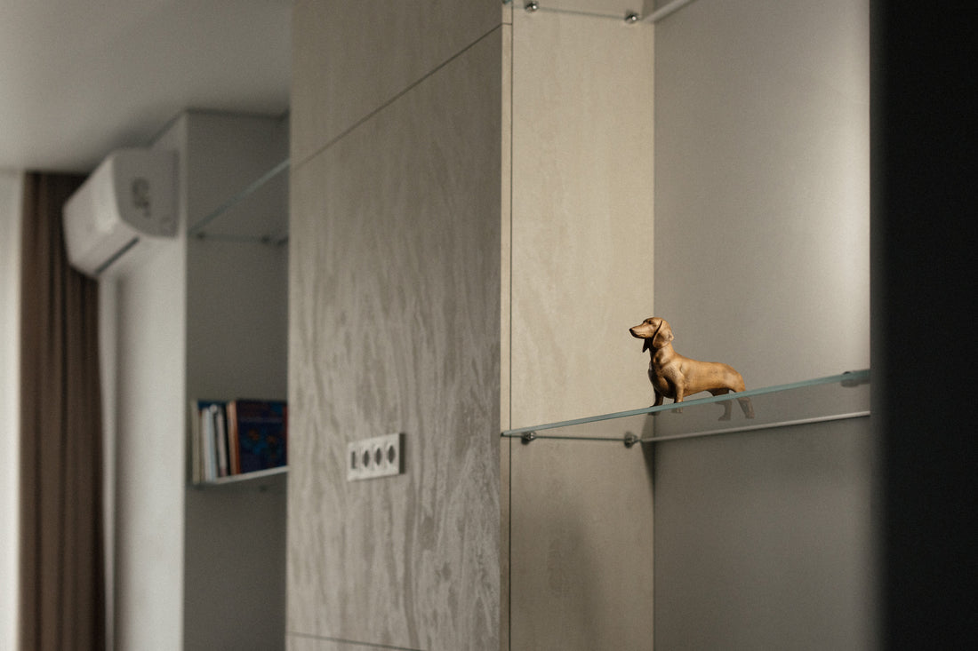 Dachshund Wooden Figurine – Handcrafted Beechwood Dog Sculpture