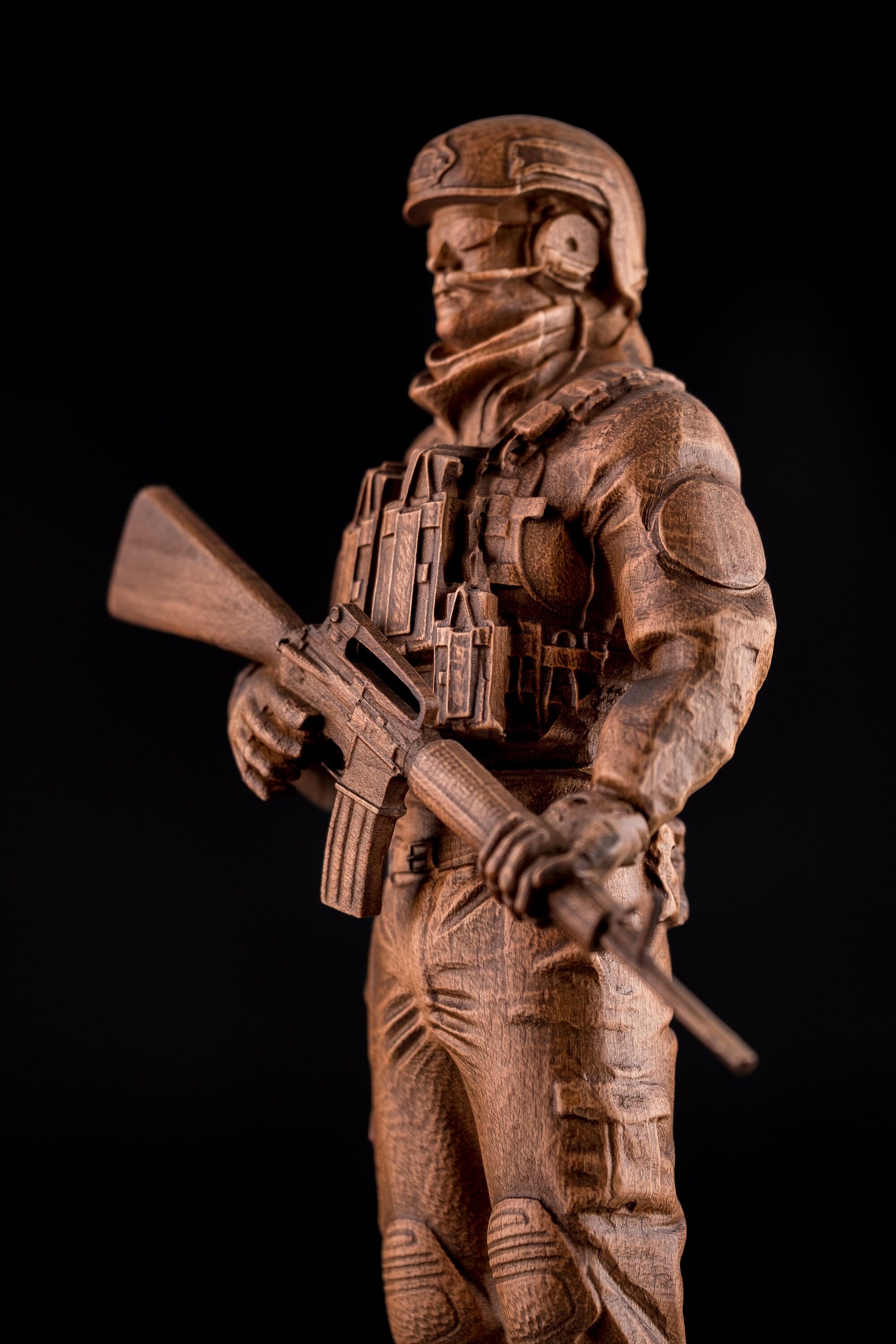 Statuette Wood Sculpture of US Soldier for Shelf Decor on Birthday Anniversary for Husband Father & Brother