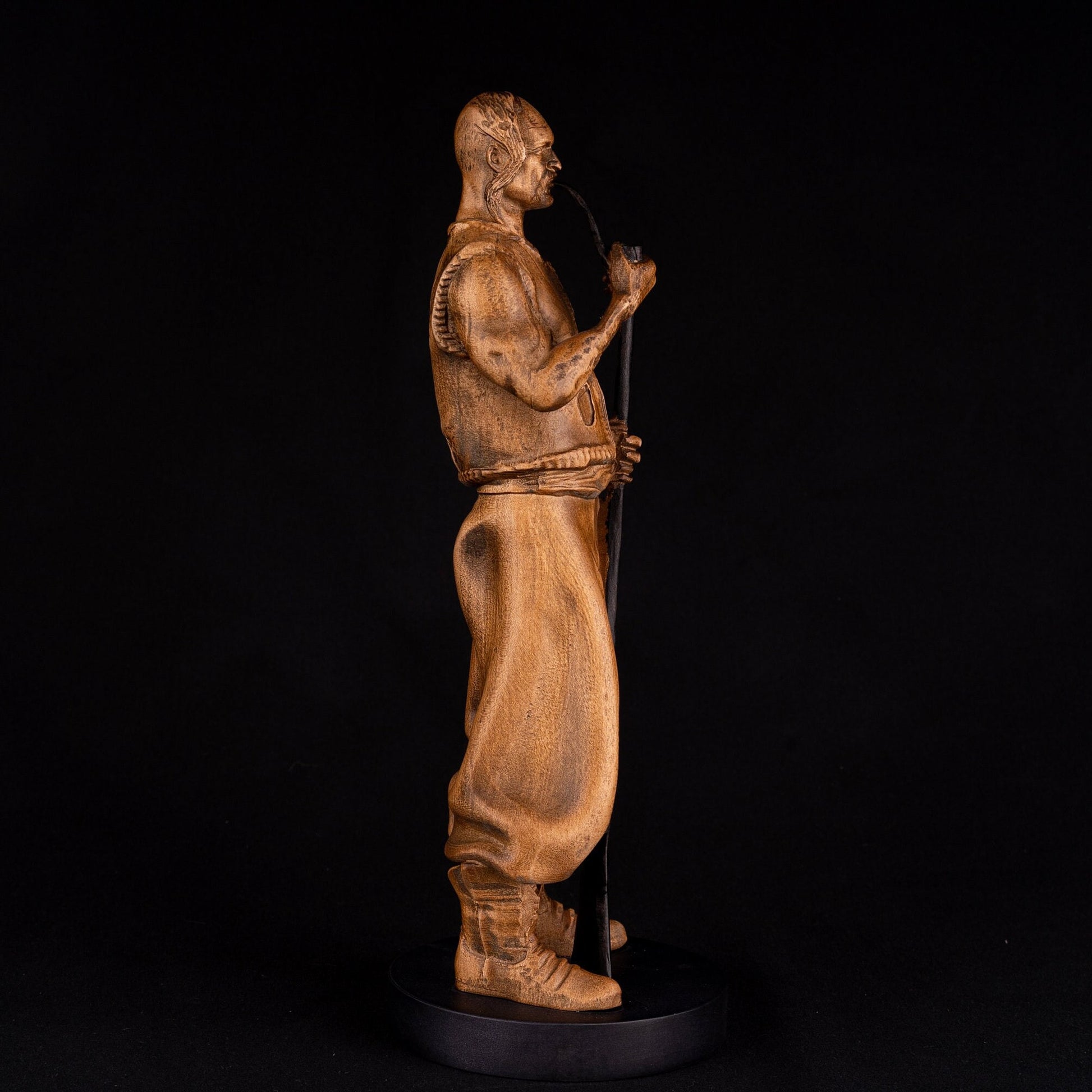 Statuette cossack with tobacco pipe, Wooden boockshelf decor, Wooden figurine, Wood carving sculpture, Ukrainian cossack